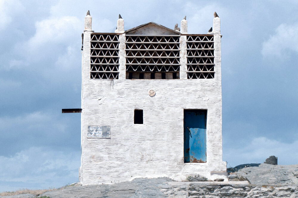 tinos